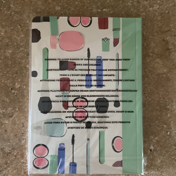Clinique Kate Spade Journal.  New wrapped. - Picture 2 of 5